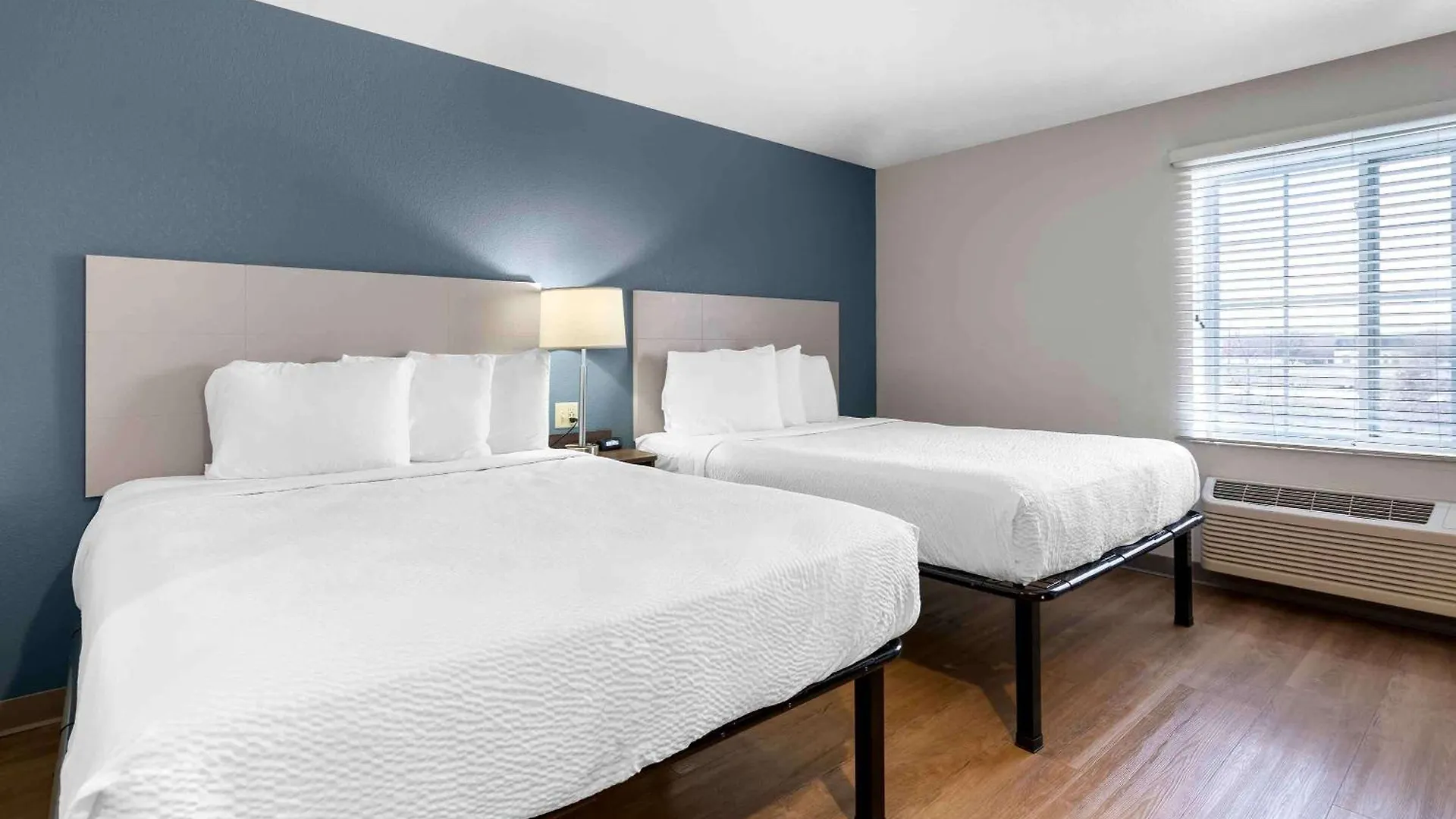 Extended Stay America Select Suites - Louisville - Airport Hotel